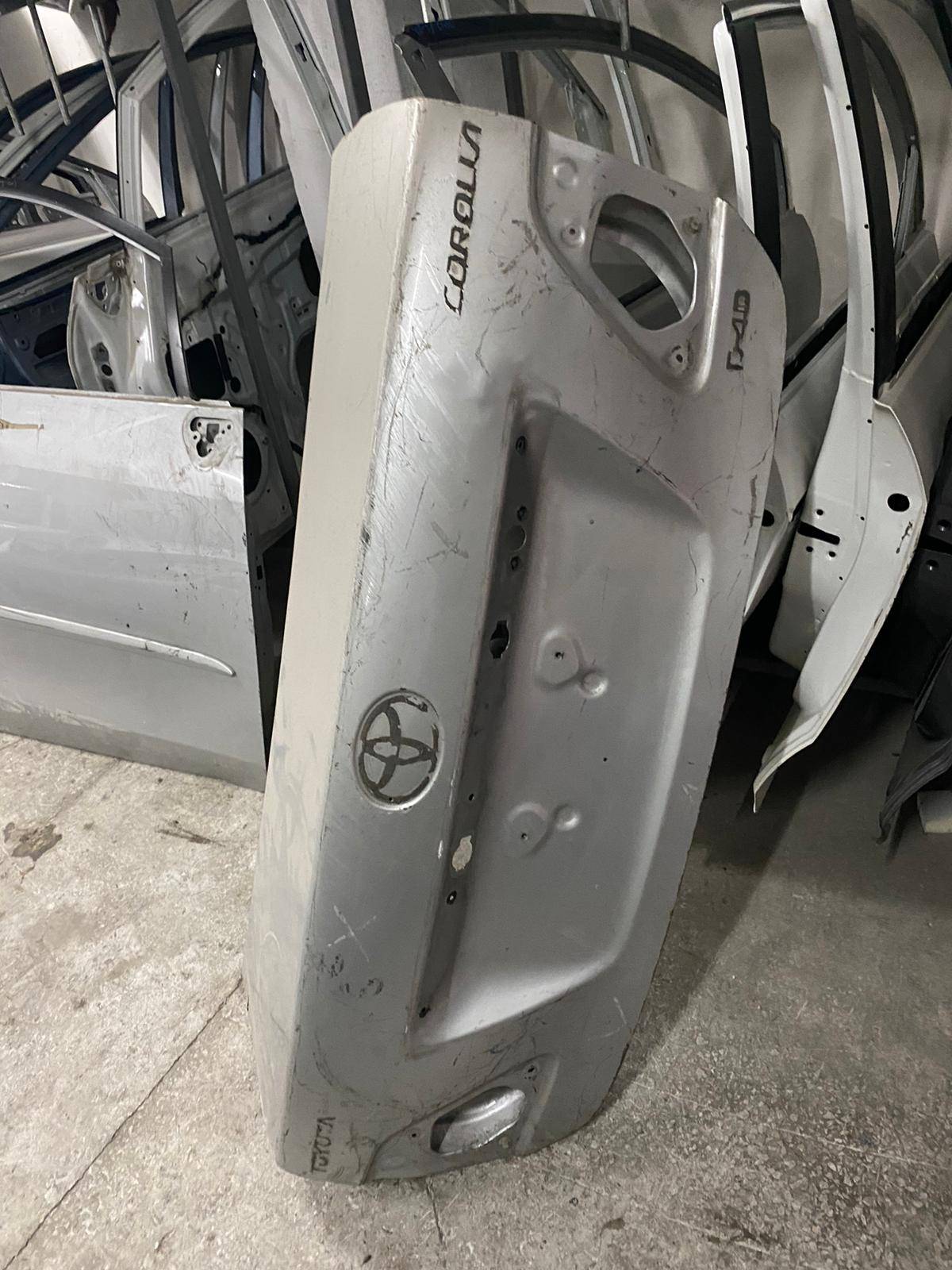 Toyota Corolla 2008-2012 Orijinal Bagaj Kapağı