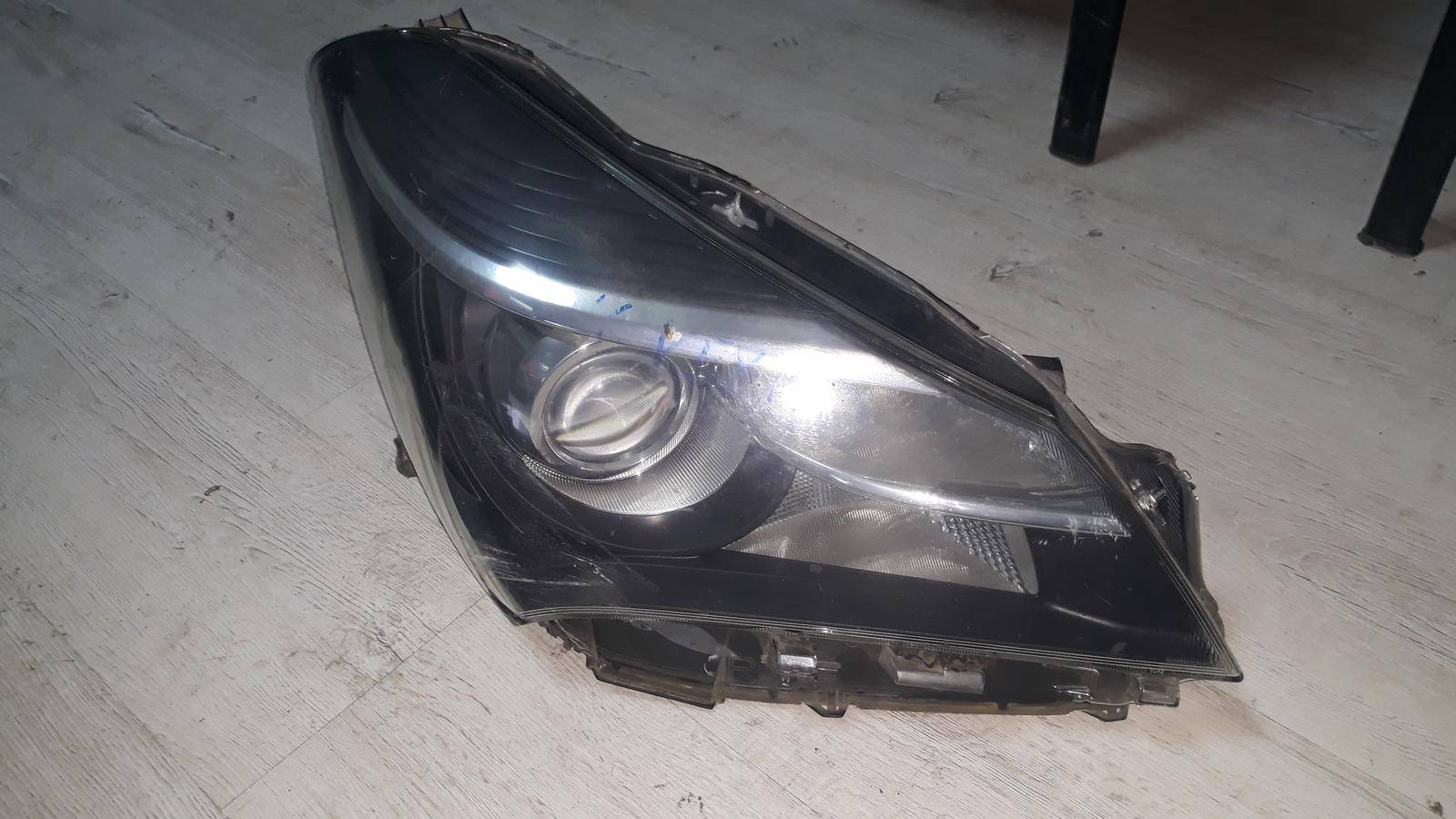 Toyota Yaris 2013 2017 Çıkma Orjinal Far